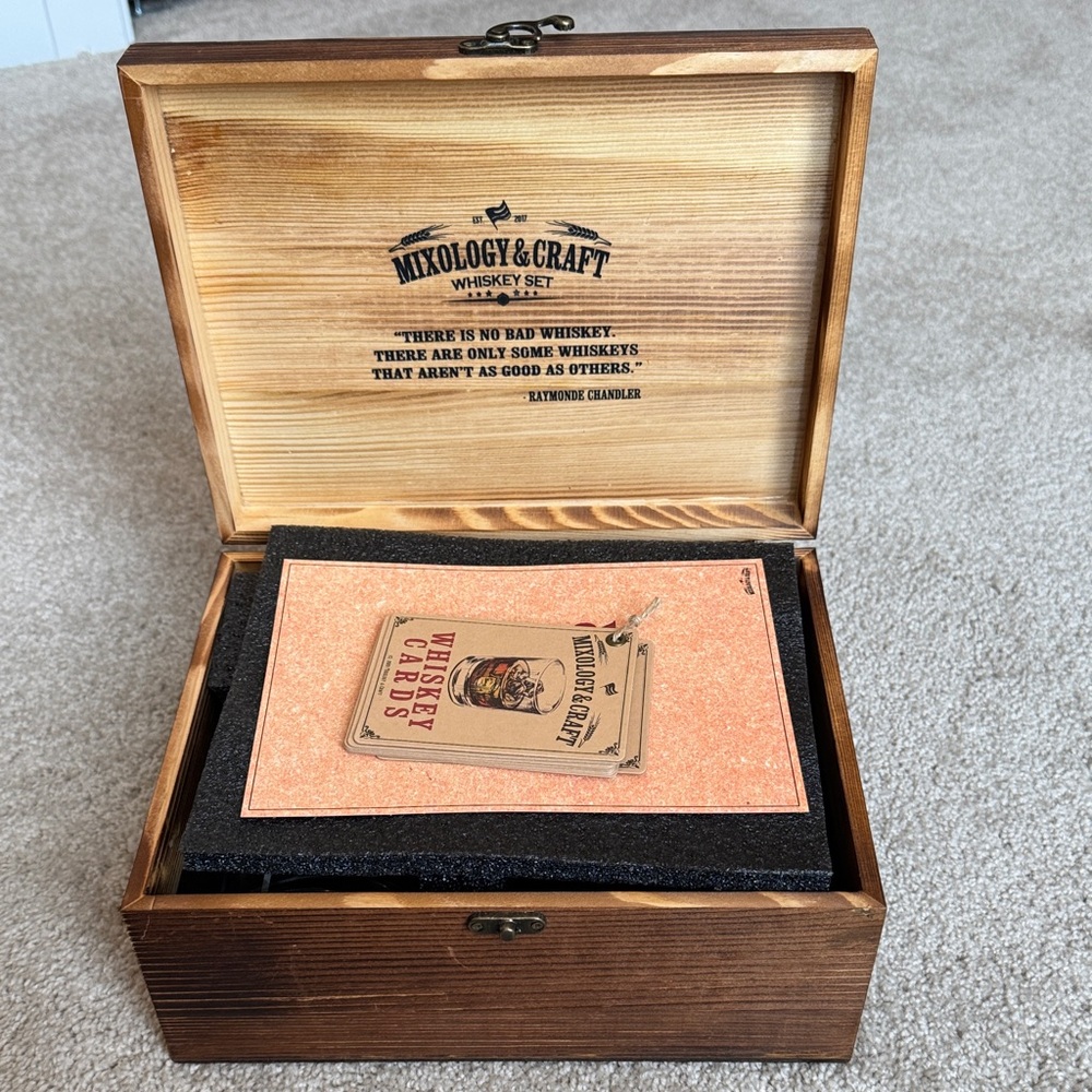 Mixology & Craft Whiskey Set - Picture 2 of 11